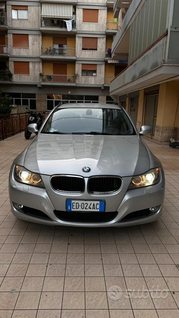 BMW 320D 2010 photo 2