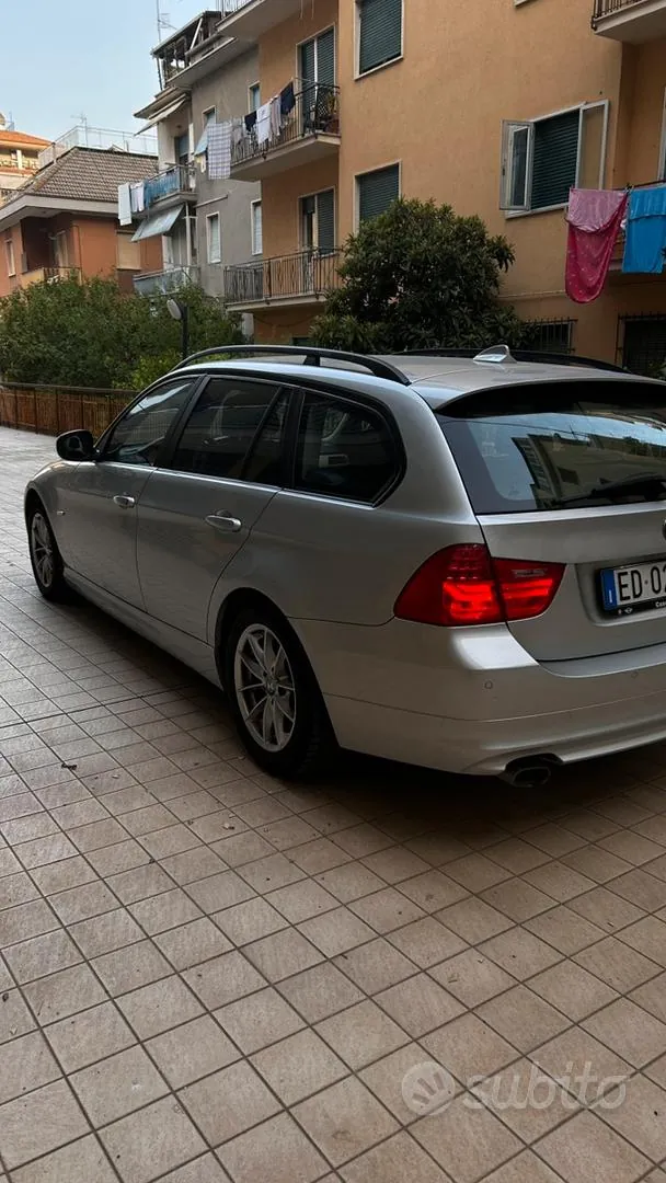 BMW 320D 2010 photo 4