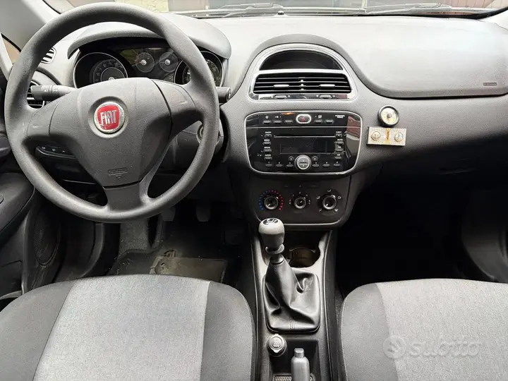 Fiat Punto 2015 photo 3