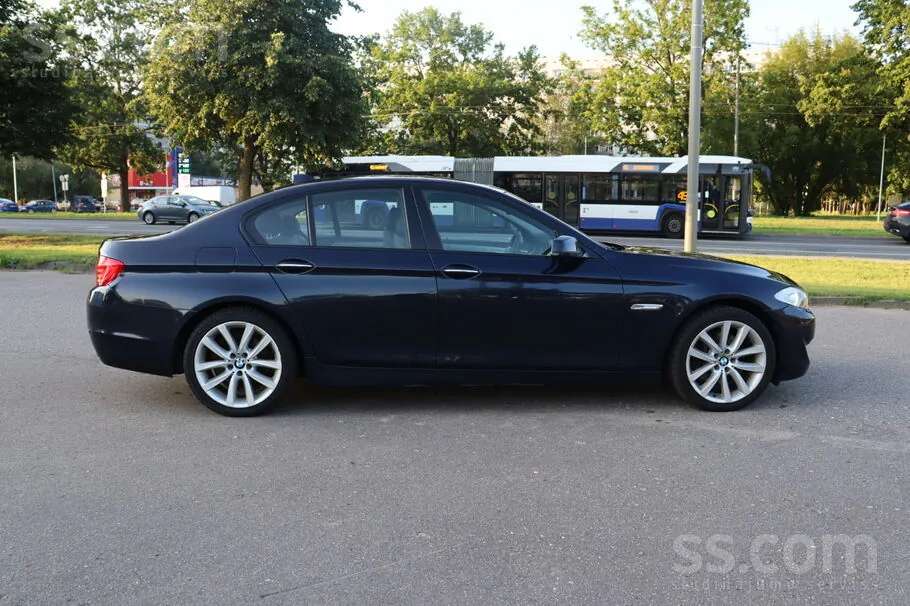 BMW 525 2010 photo 4