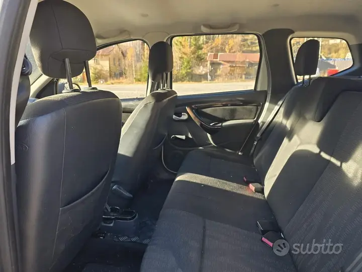 Dacia Duster 2011 photo 2