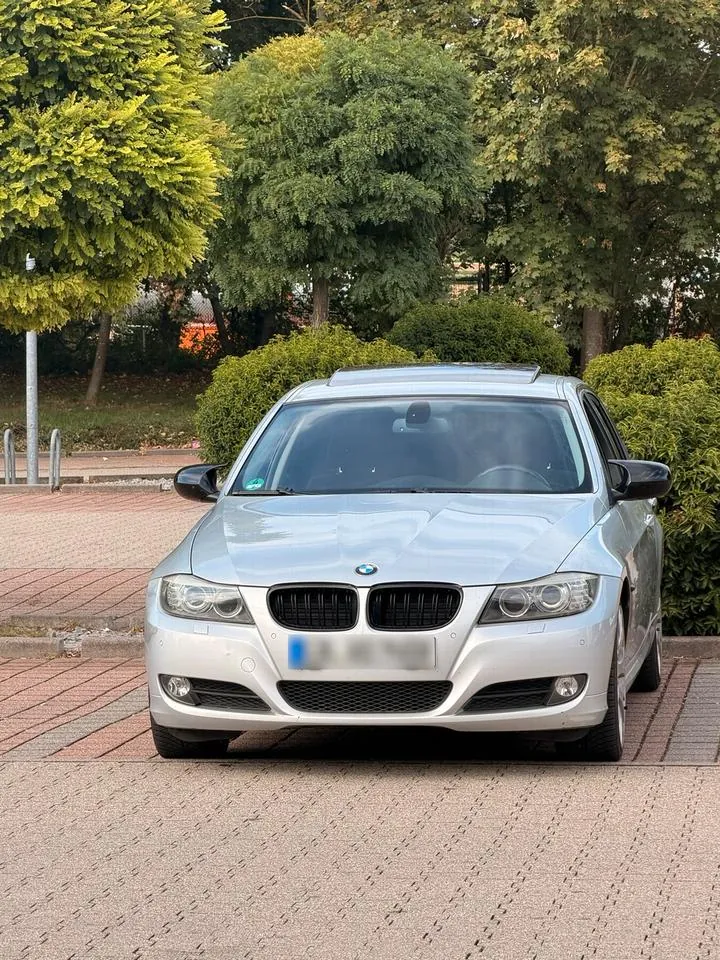 BMW 318I E90