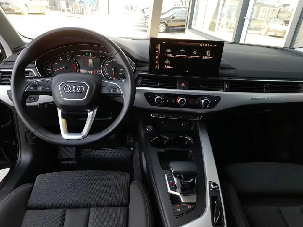 Audi A4 2022 photo 3