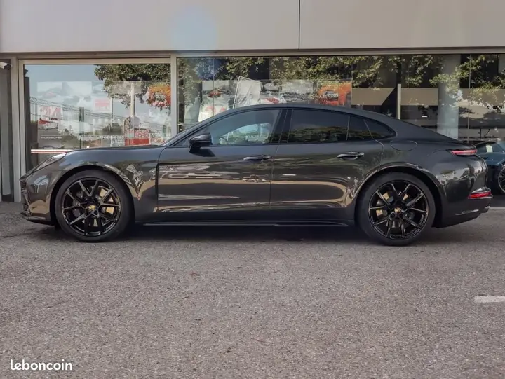 Porsche Panamera 2025 photo 2