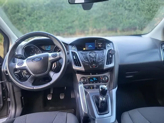 Ford Focus 2011 photo 5