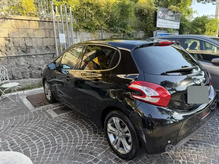 Peugeot 208 2013 photo 4