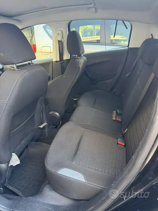 Peugeot 208 2013 photo 5