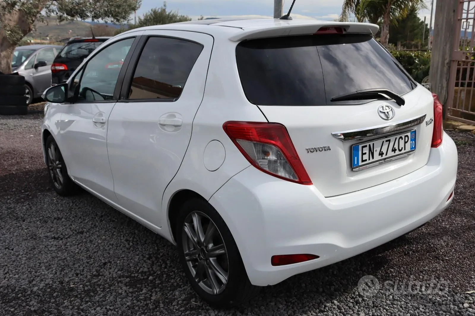 Toyota Yaris 2012 photo 5