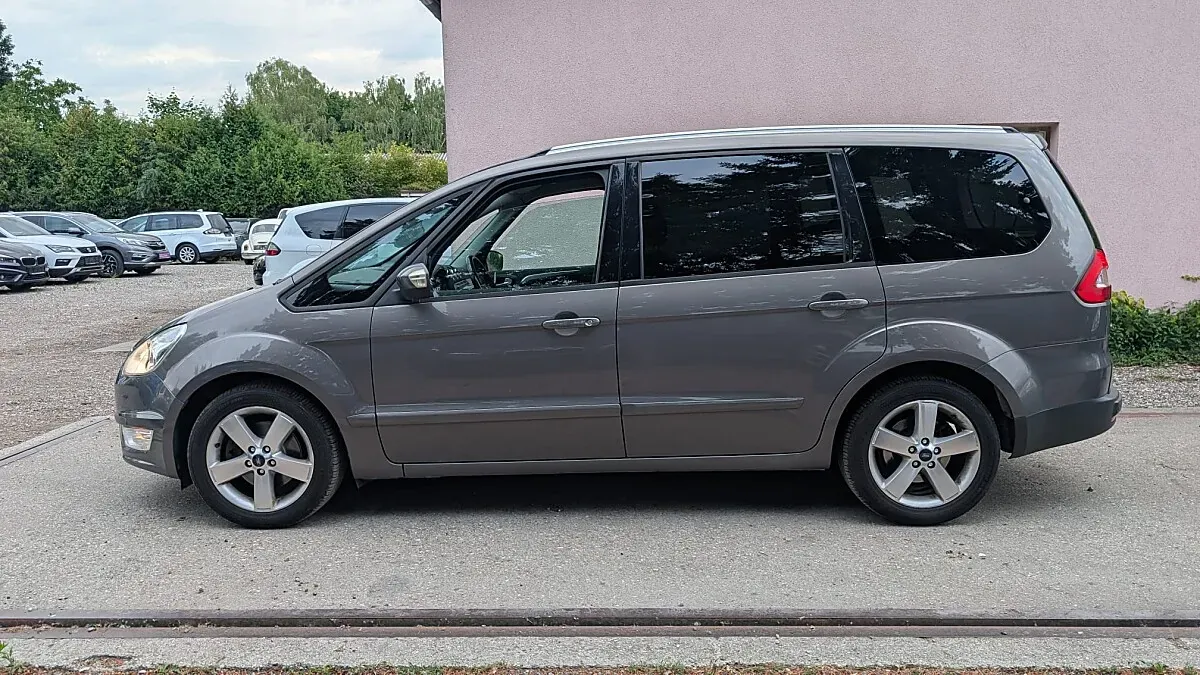 Ford Galaxy 2013 photo 3