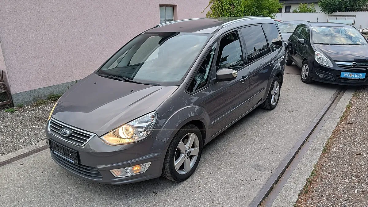 Ford Galaxy 2013 photo 2