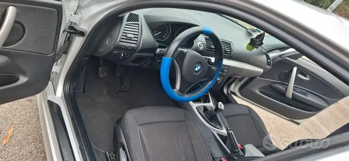 BMW 118 2010 photo 4