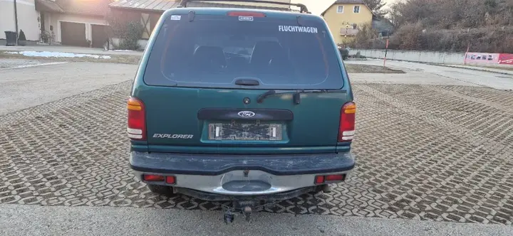 Ford Explorer 1998 photo 3