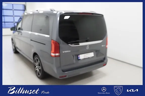 Mercedes-Benz V300 D 2022 photo 2