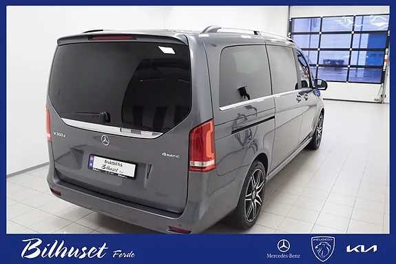 Mercedes-Benz V300 D 2022 photo 3