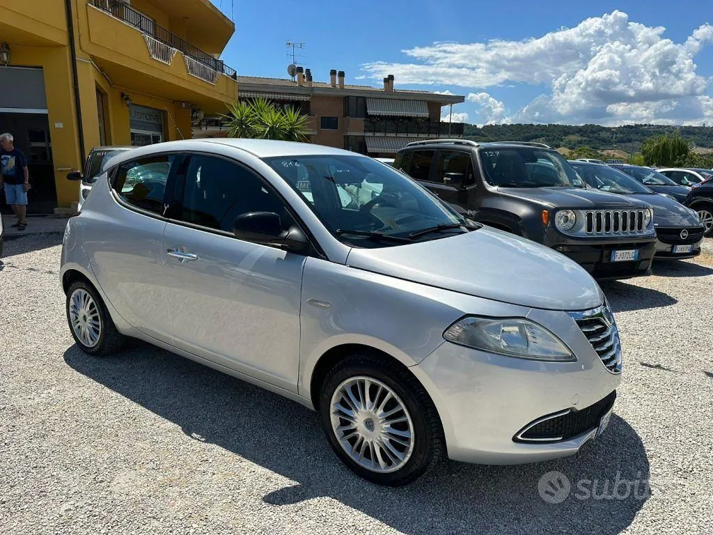 Lancia Ypsilon 2012 photo 3