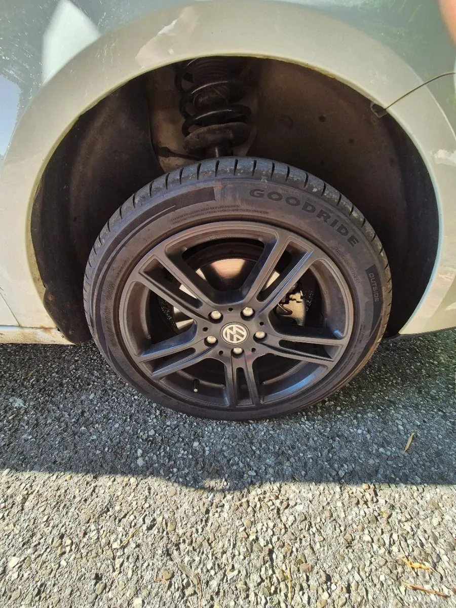 Volkswagen Touran 2008 photo 3
