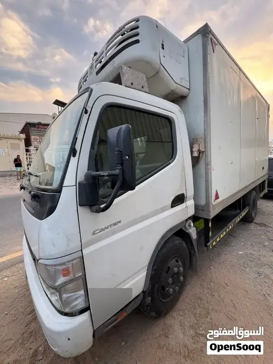 Mitsubishi Canter 2011 photo 2