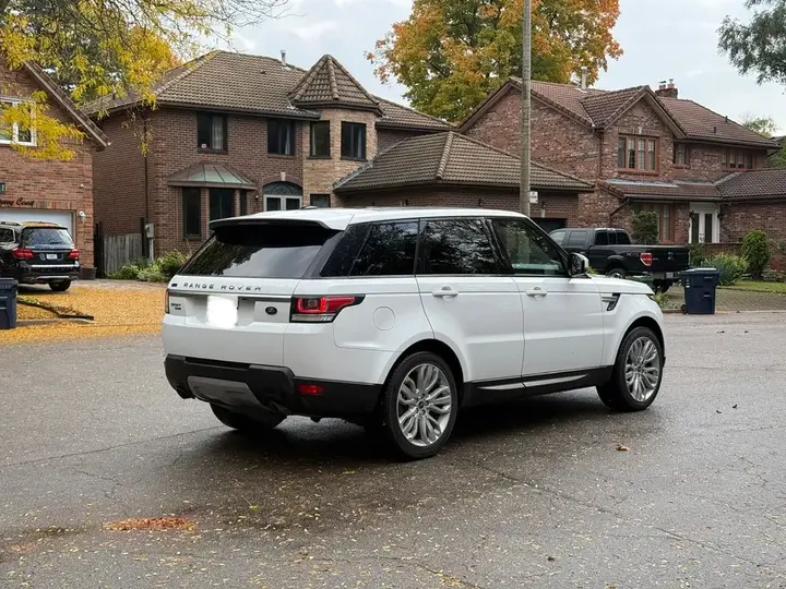 Land Rover Range Rover Sport 2014 photo 4