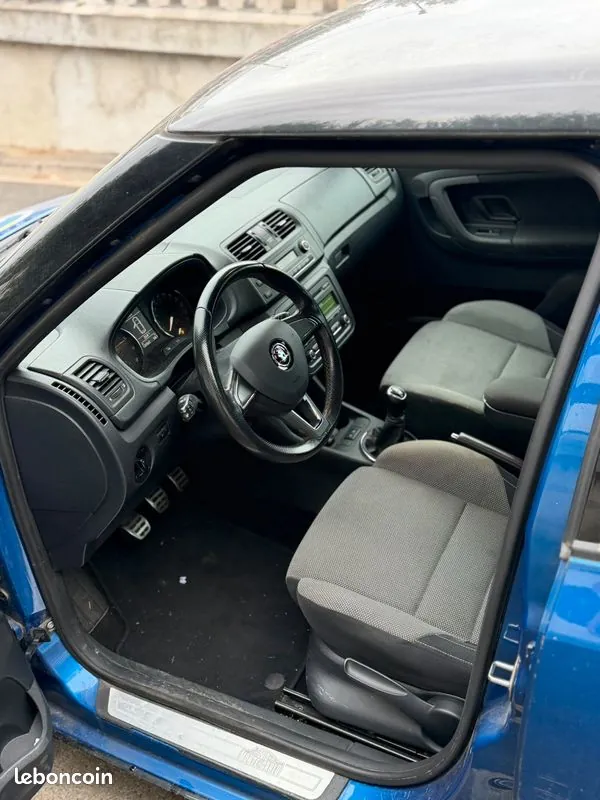 Skoda Fabia 2013 photo 3