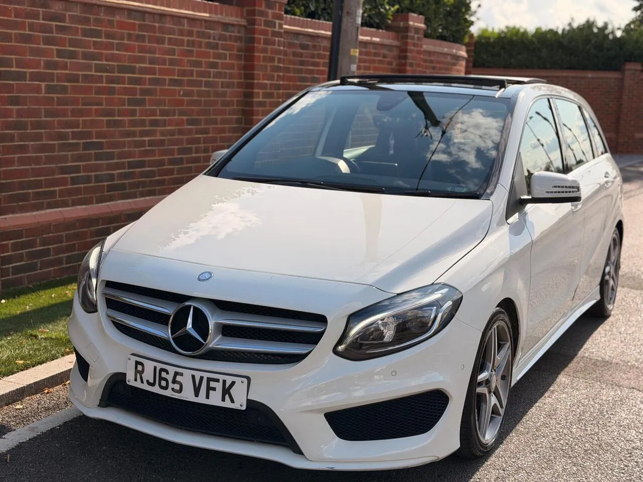 Mercedes-Benz B-Class 2015 photo 4