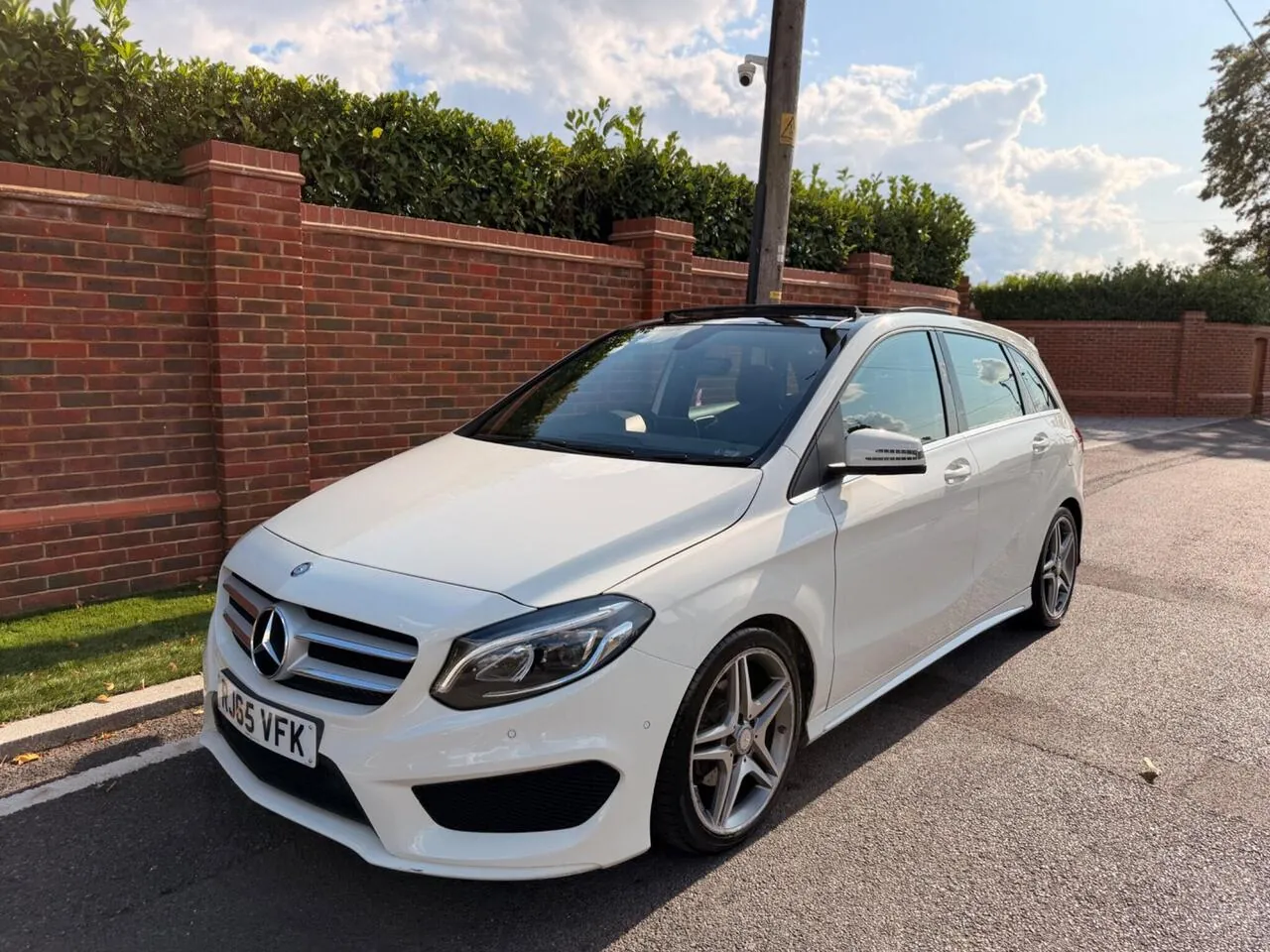 Mercedes-Benz B-Class 2015 photo 3
