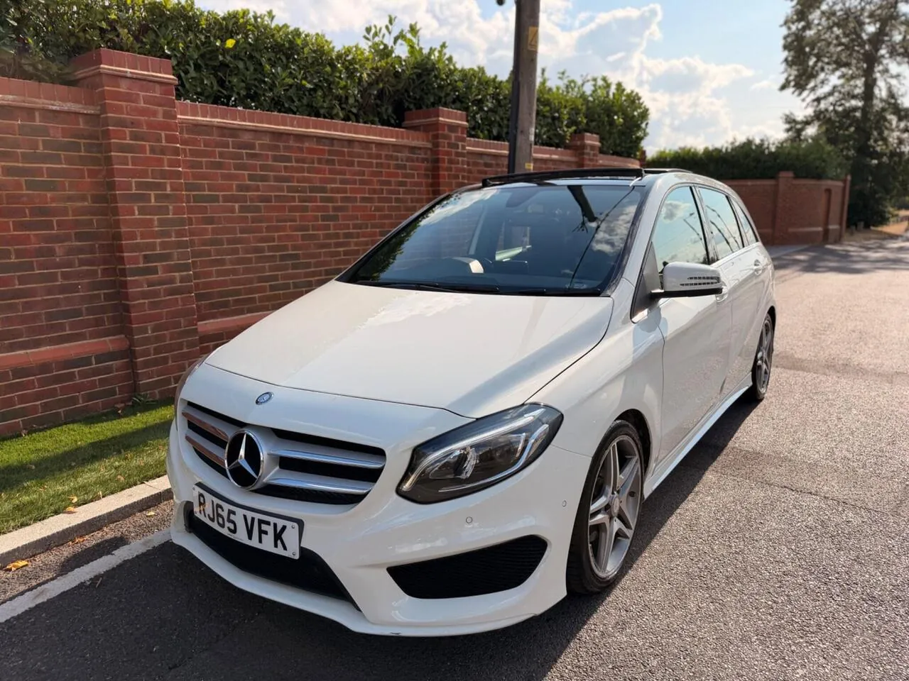Mercedes-Benz B-Class 2015 photo 5