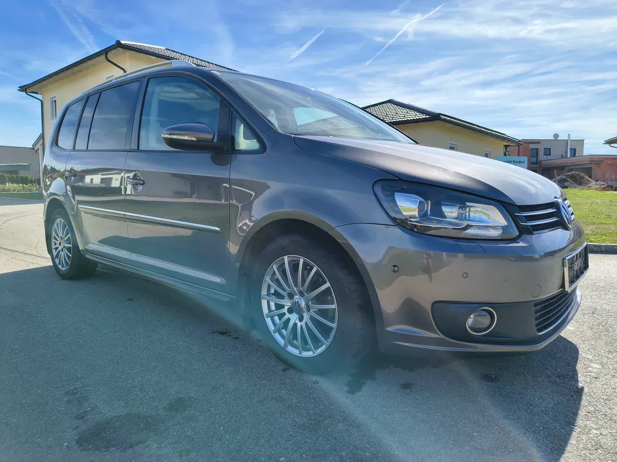 Volkswagen Touran 2013 photo 3