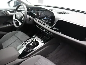 Audi A5 Avant 2025 photo 3