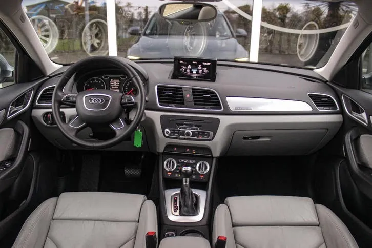 Audi Q3 2012 photo 3