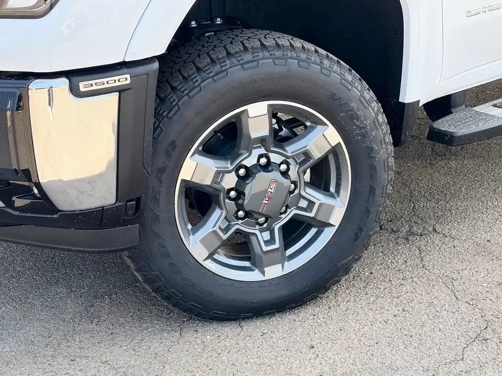 GMC Sierra 3500Hd 2026 photo 5