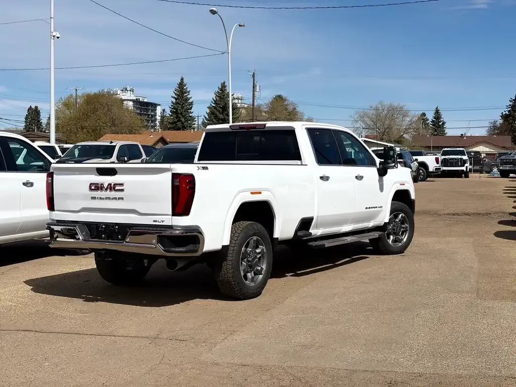 GMC Sierra 3500Hd 2026 photo 3