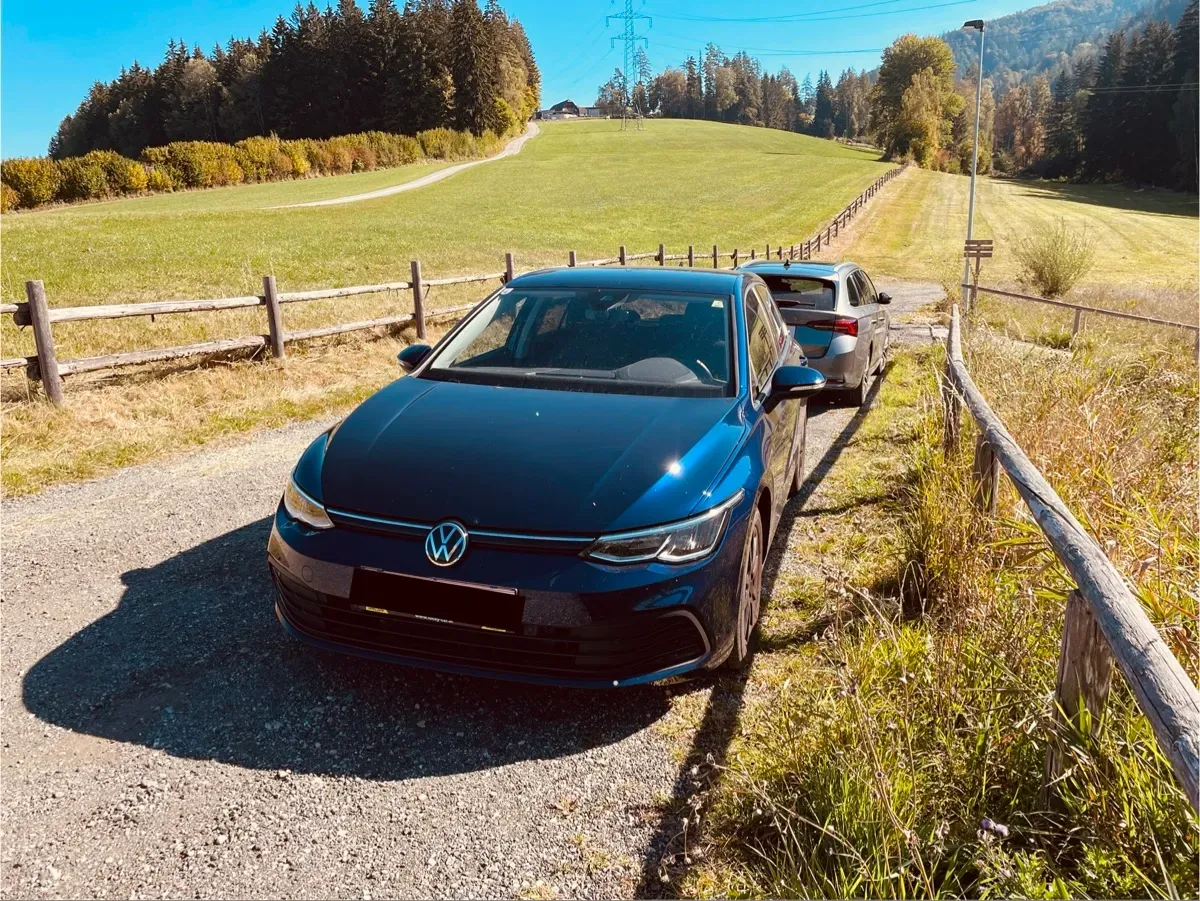 Volkswagen Golf 2023 photo 2