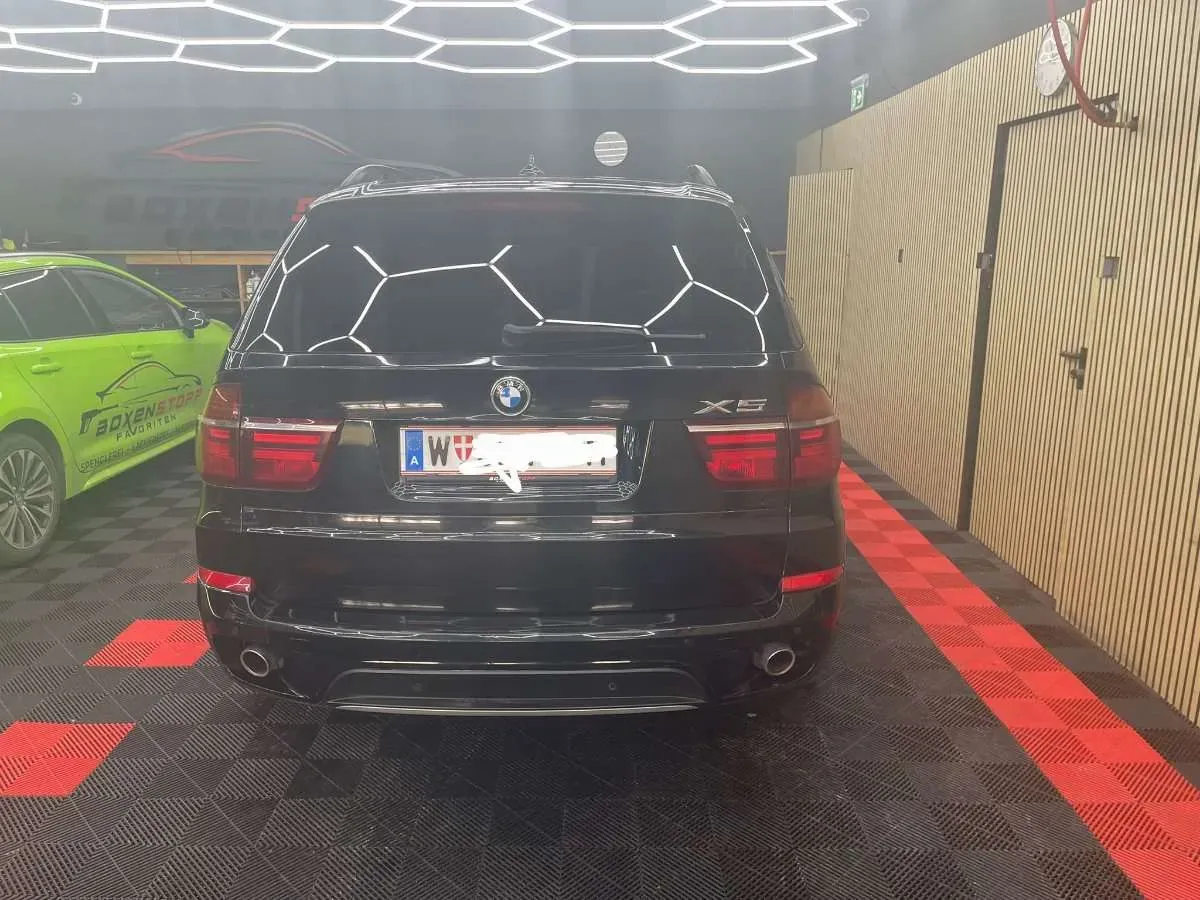 BMW X5 2011 photo 2