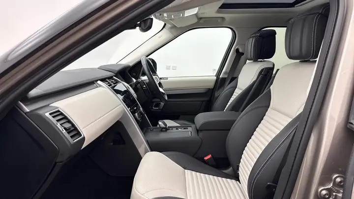 Land Rover Discovery 2025 photo 3