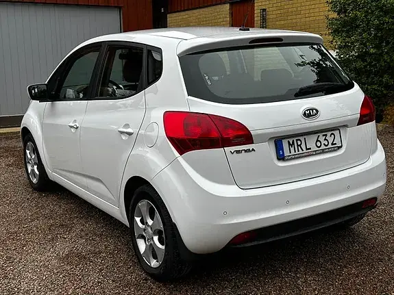 Kia Venga 2011 photo 2