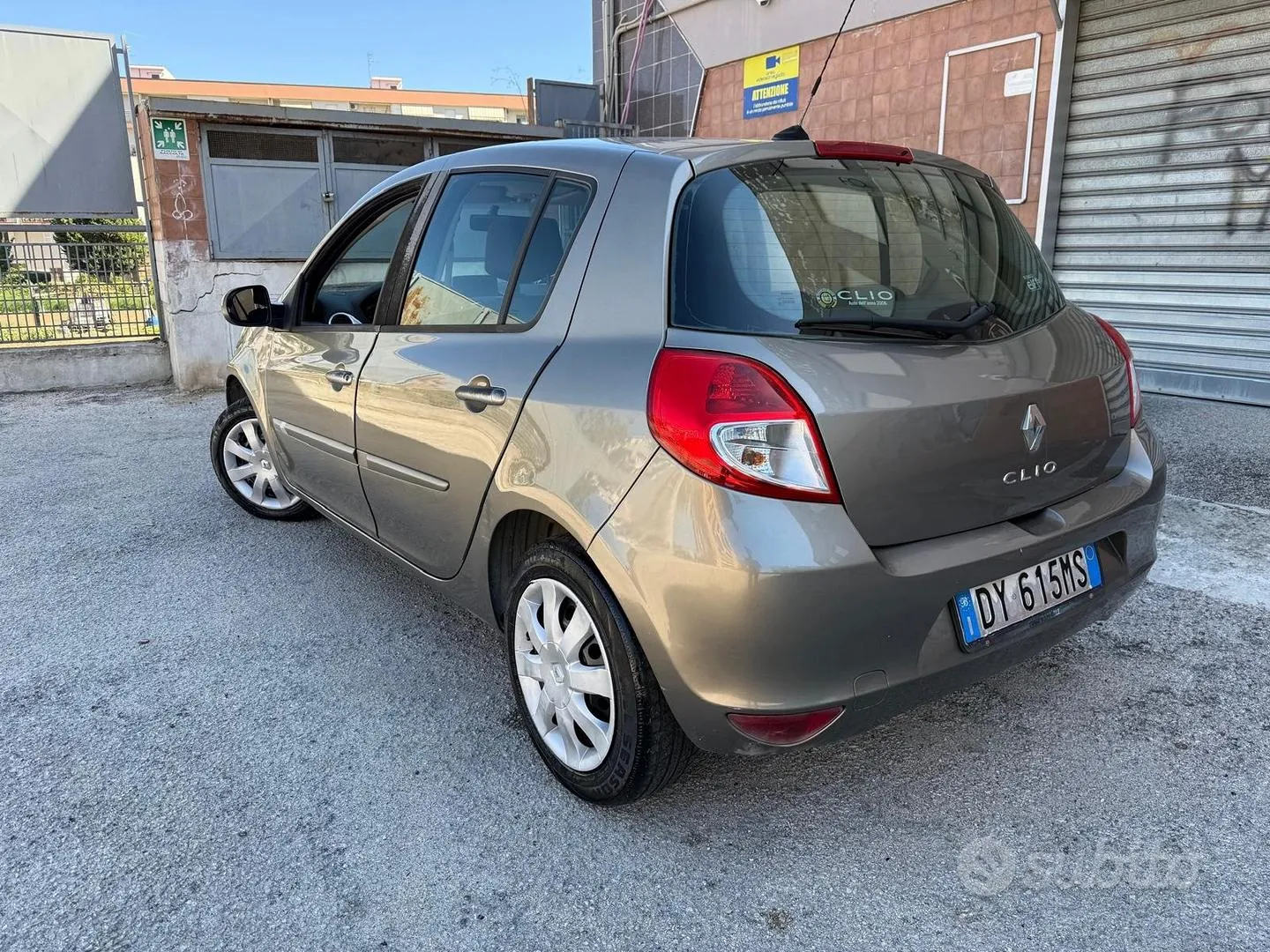 Renault Clio 2010 photo 5