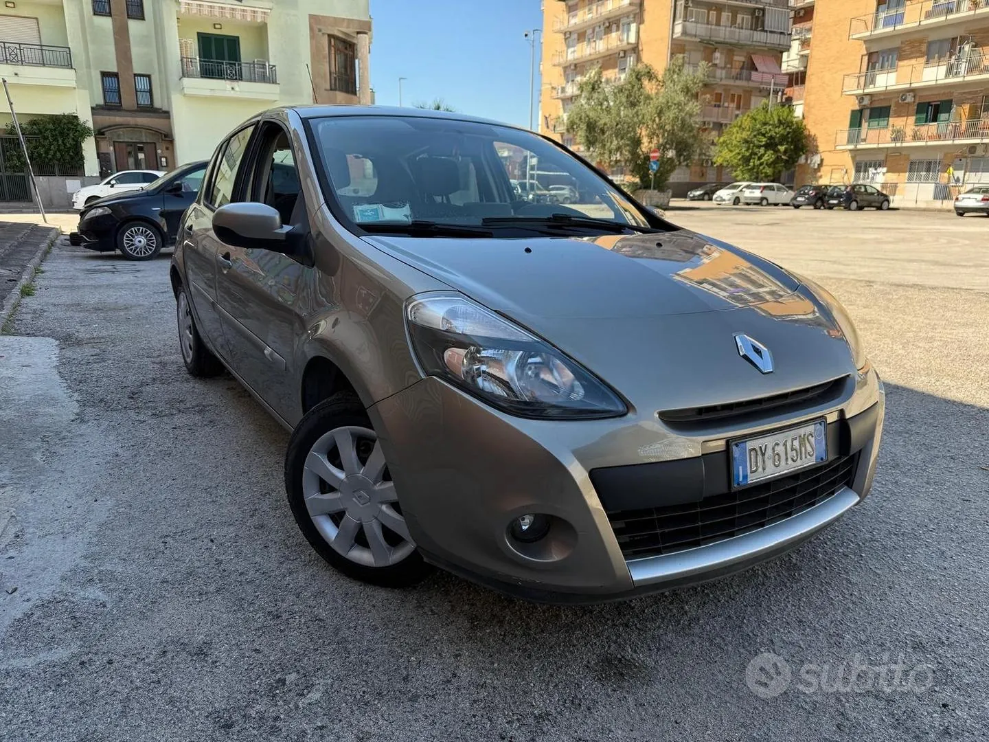 Renault Clio 2010 photo 4