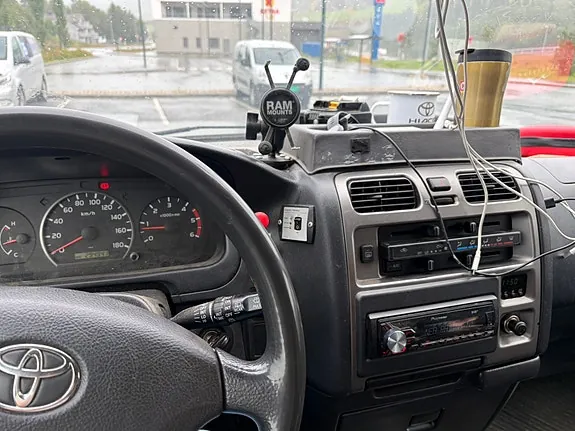 Toyota Hiace 2011 photo 4