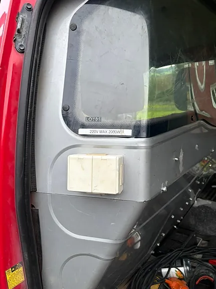 Toyota Hiace 2011 photo 5