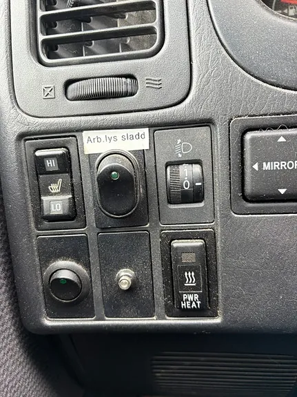 Toyota Hiace 2011 photo 3