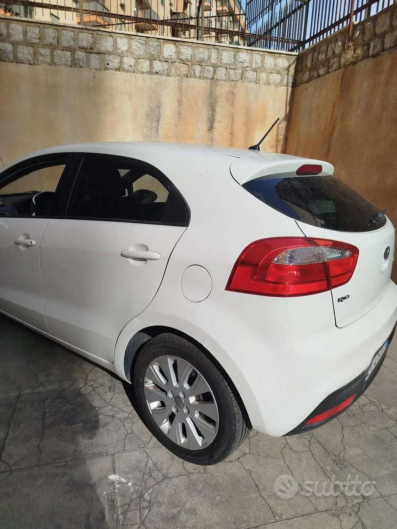 Kia Rio 2012 photo 3