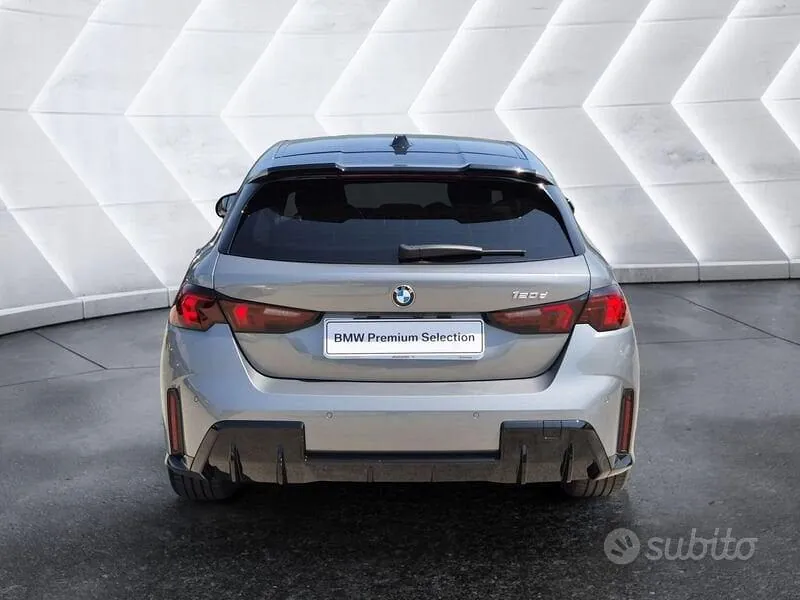 BMW 1 Series 2025 photo 3