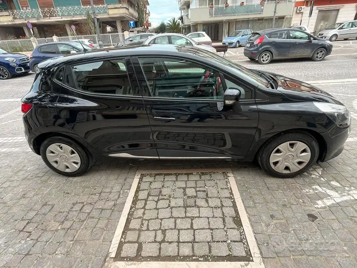 Renault Clio 2016 photo 2