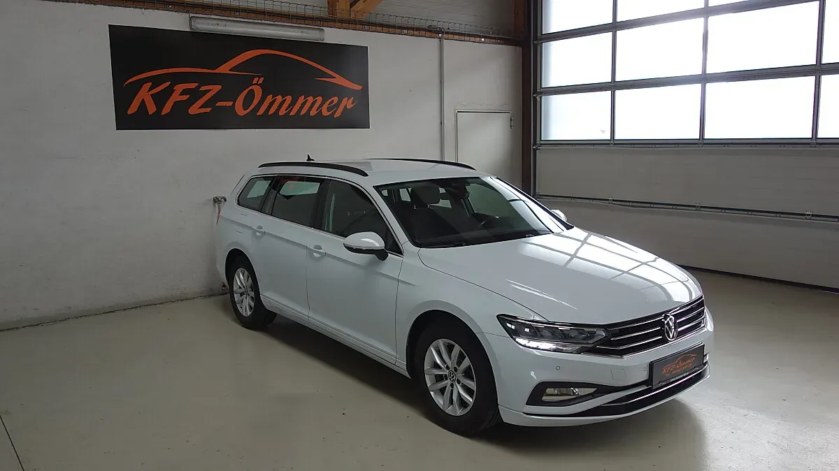 Volkswagen Passat 2023 photo 2
