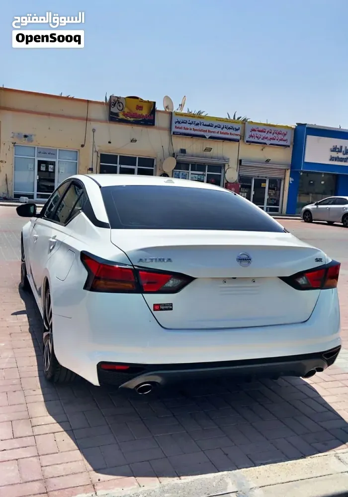 Nissan Altima 2019 photo 2