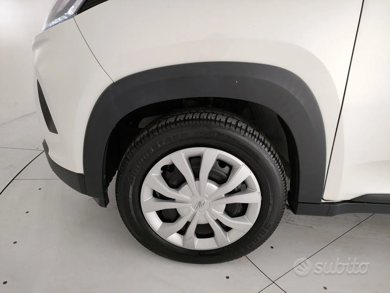 Mahindra Kuv100 2025 photo 5