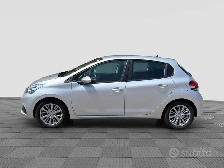 Peugeot 208 2018 photo 2