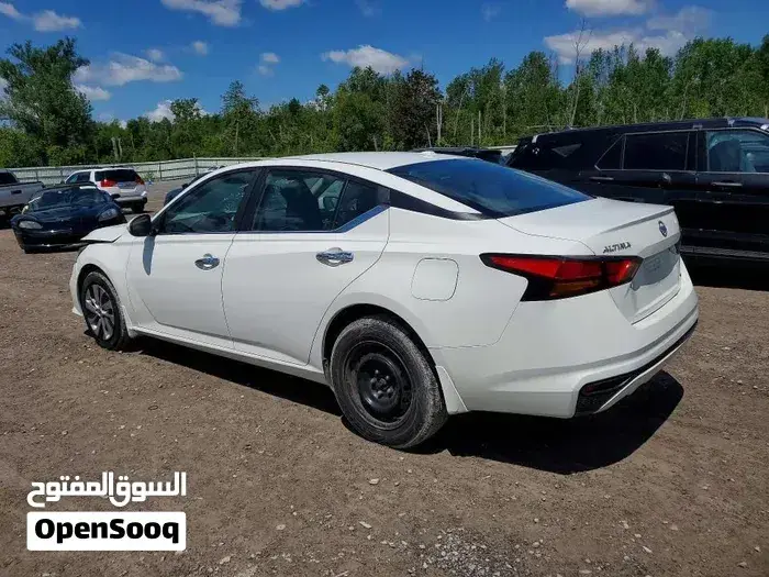Nissan Altima 2019 photo 2