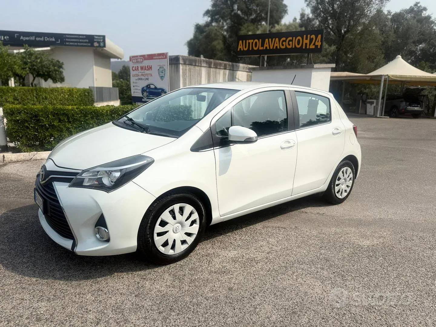 Toyota Yaris 2014 photo 2