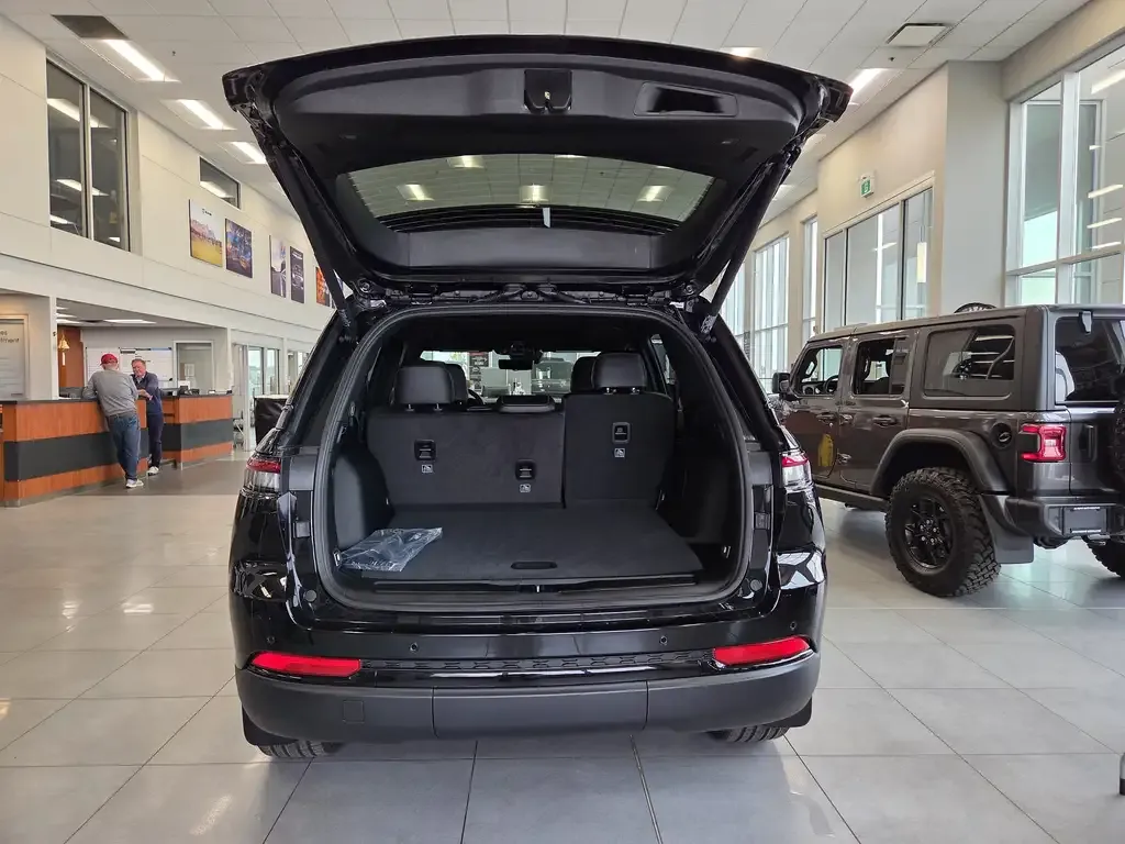 Jeep Grand Cherokee 2025 photo 5
